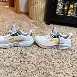 Brooks Women’s Ghost 17 Shoes - Like New!